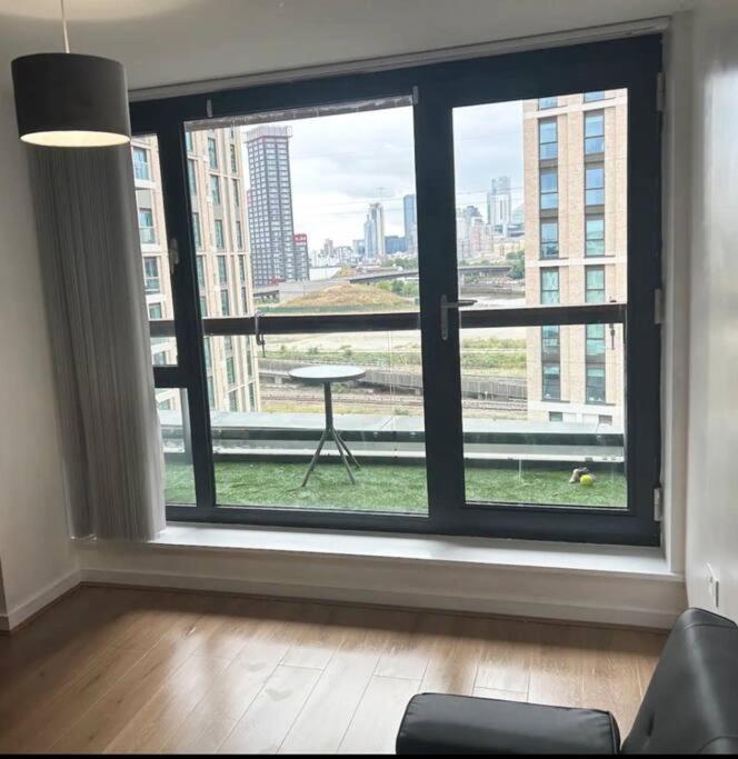 2 Bed Apartment Close To Station With Parking Лондон Экстерьер фото